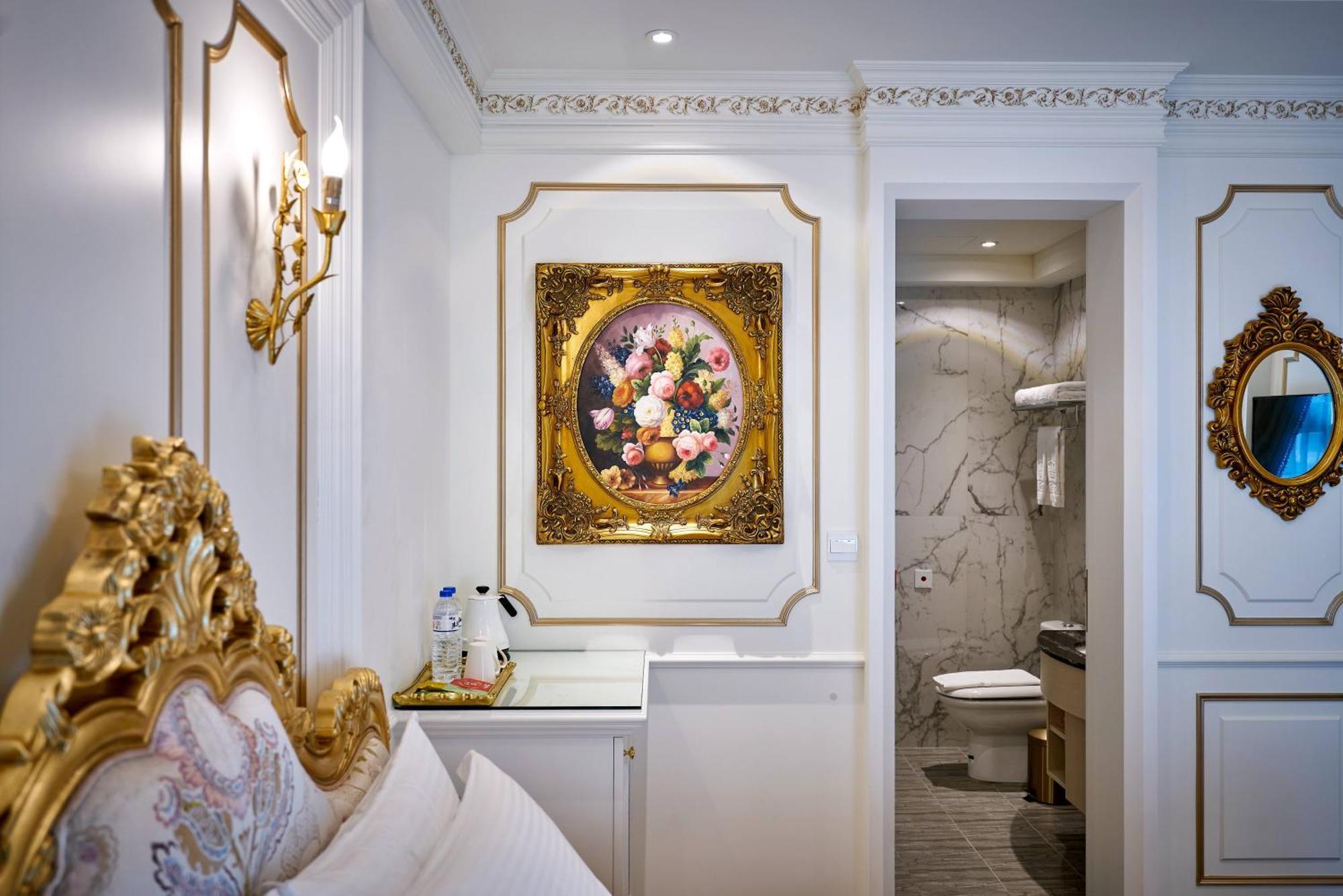 Sun Moon Lake Queen Castle Hotel 日月潭皇后古堡飯店 Yuchi Habitación foto
