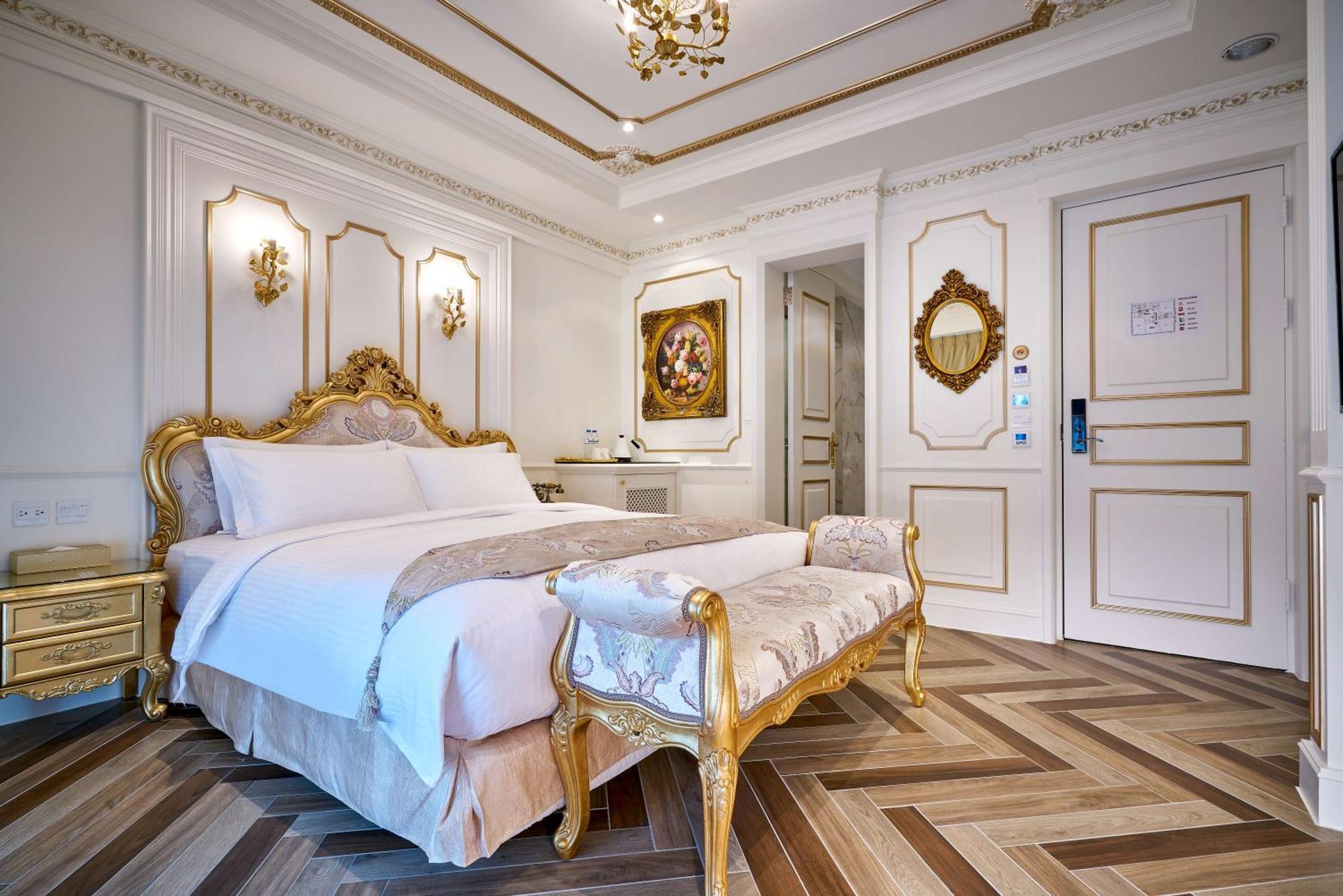 Sun Moon Lake Queen Castle Hotel 日月潭皇后古堡飯店 Yuchi Habitación foto