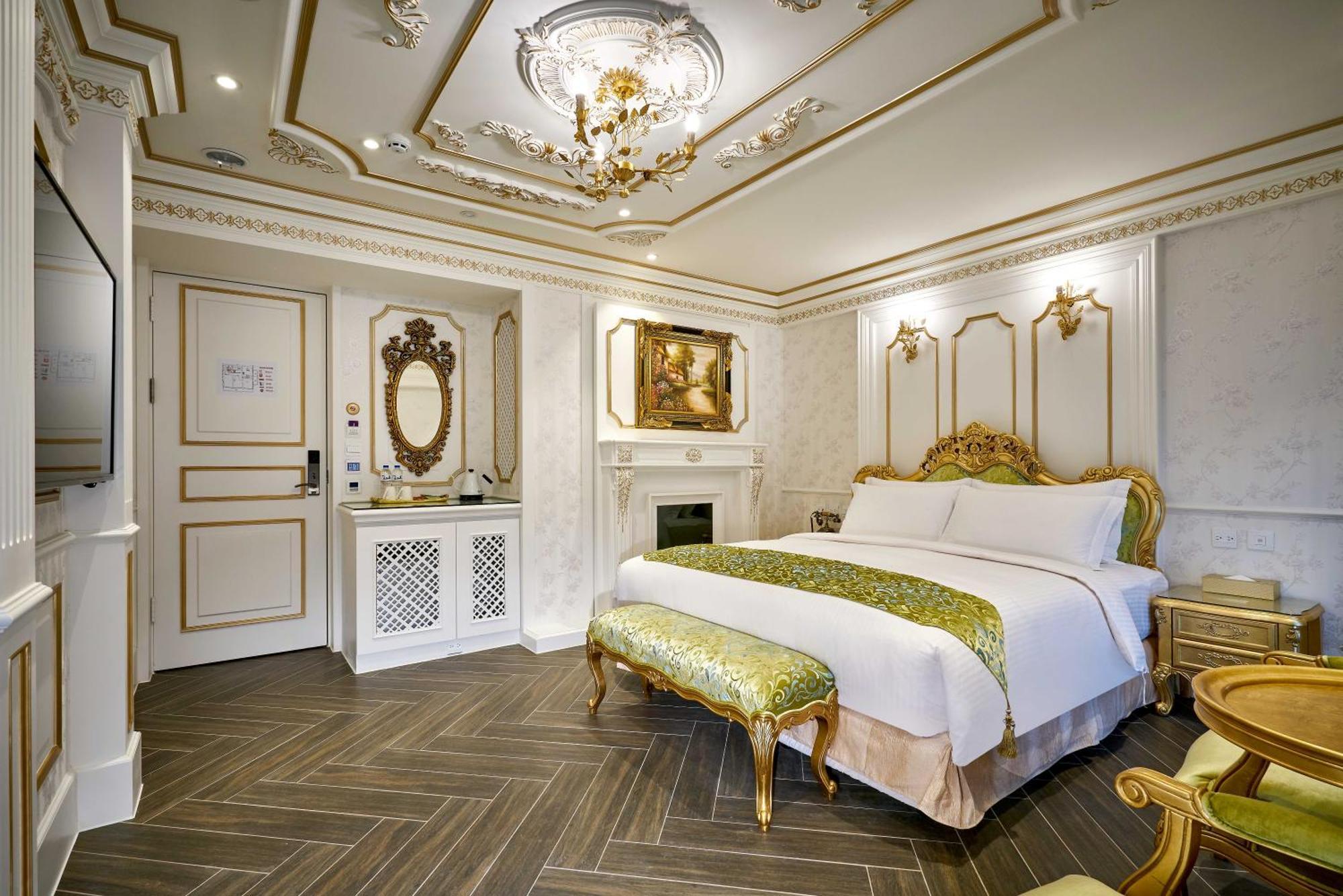 Sun Moon Lake Queen Castle Hotel 日月潭皇后古堡飯店 Yuchi Habitación foto